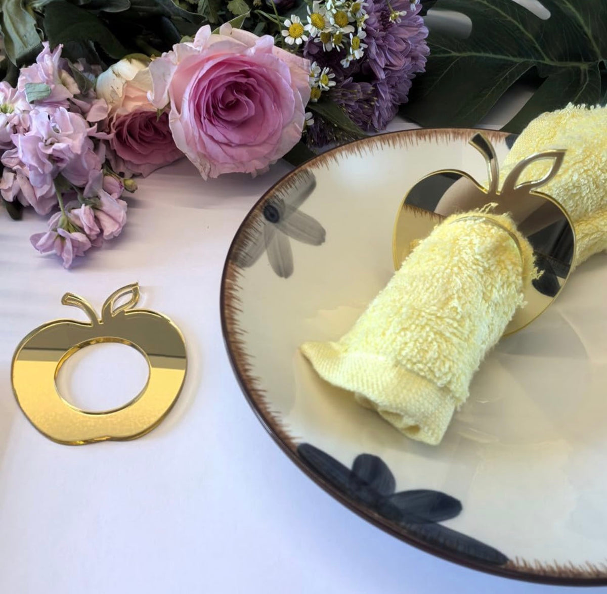 Rosh Hashanah Mirrored Apple Napkin Rings - set of 8 gold