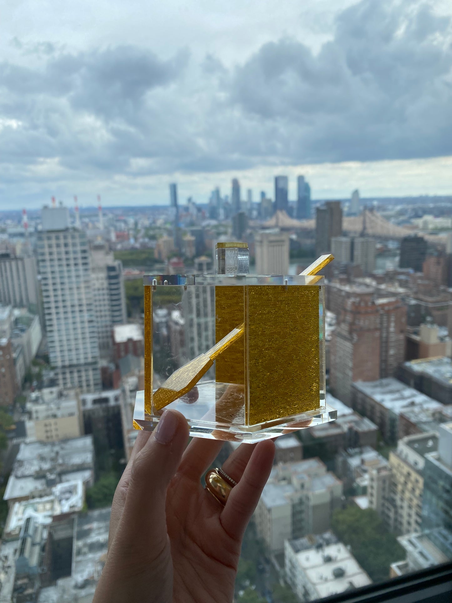 Lucite Hexagon Rosh Hashanah Honey Dish